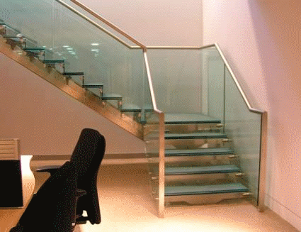 Пример стеклянной лестницы 2